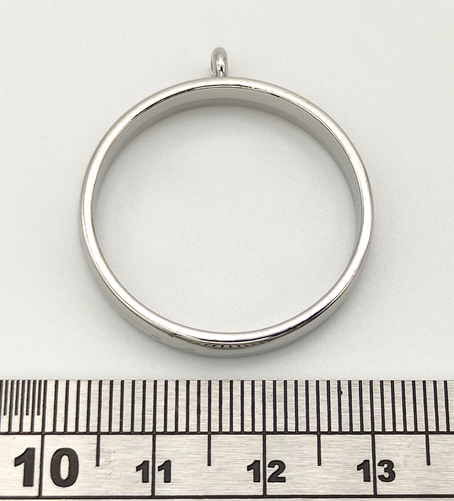 10 pcs Open Back Round Resin Bezel Jewellery pendant. 32x28x4.5mm